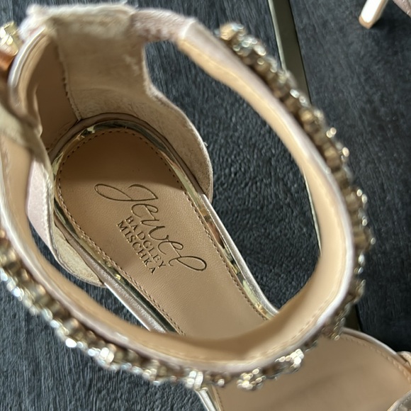 Champagne satin heels adorned with open-toed rhinestones. Bridal or Gala - Picture 3 of 9